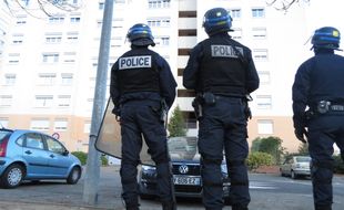 Des policiers nationaux dans les quartiers Nord et Bottiere