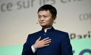 Le milliardaire Jack Ma, patron du géant du e-commerce Alibaba lors d'un discours donné dans le cadre de la COP21, sommet de l'ONU sur le changement climatique au Bourget, le 5 décembre 2015