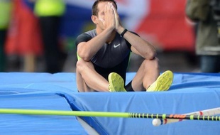 Renaud Lavillenie a connu une expérience de plus sur la route des jeux Olympiques de Londres (27 juillet-12 août), battu pour la première fois de la saison estivale vendredi dans la banlieue de la capitale britannique, Crystal Palace, où Tyson Gay a assuré sur 100 m