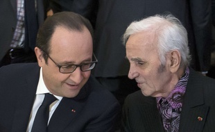 François Hollande et Charles Aznavour à Paris, le 28 janvier 2015.