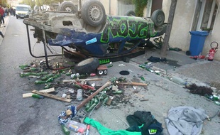 La voiture de fête, qui s'est renversée dimanche à Aigues-Mortes