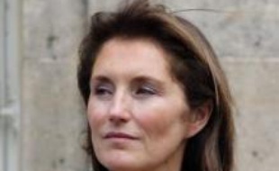 L'ancienne première dame de France, Cécilia Ciganer-Albeniz, ex-Sarkozy, doit être prochainement entendue par les policiers chargés par le parquet de Paris de vérifier l'authenticité d'un SMS que le président de la République lui aurait adressé.