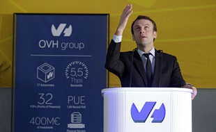 Le ministre de l'Economie, Emmanuel Macron, a visité le Campus d'OVH, à Roubaix.