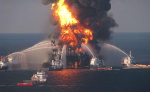 La plateforme Deep Water Horizon exploitée par BP dans le Golfe du Mexique, le 21 avril 2010.