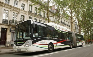 Un bus "Citadine" de la siciété Transpole boulevard de la Liberté à lille.