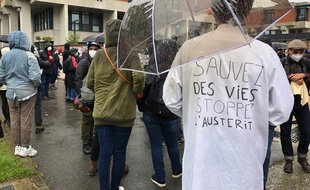 La première manifestation post-déconfinement au CHU de Toulouse.
