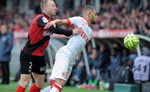 Le défenseur de Monaco Kurzawa, le 8 février 2015 au stade du Roudourou de Guingamp.