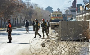 Une forte explosion "accidentelle" dans un dépôt d'armes des services de renseignement afghans, proche du quartier général de la force de l'Otan (Isaf), a secoué jeudi le centre de la capitale Kaboul sans faire de victimes