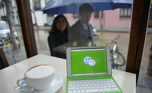 Le logo de l'application de messagerie WeChat, du géant chinois de l'internet Tencent, sur un ordinateur à Pékin le 12 mars 2014