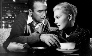 Kim Novak et James Stewart dans le film «Sueurs froides» («Vertigo», en version originale) d'Alfred Hitchcock (1958).