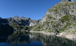 Vue sur la vallée d'Ossau dans les Pyrénées Atlantiques.