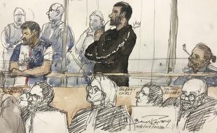 Anthony Lasarevitsch (gauche) et Gilbert Chikli (centre) sont jugés pour s'être fait passé pour Jean-Yves Le Drian.