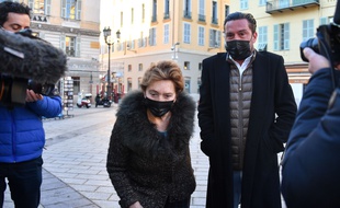 Arrivée au palais de justice de Jacqueline Veyrac avec, à sa droite, son fils Gerard Veyrac, le vendredi 8 janvier 2021