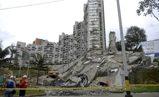Les recherches pour retrouver neuf personnes encore ensevelies sous les décombres d'une tour de 22 étages qui s'est effondrée samedi à Medellin, dans le nord-ouest de la Colombie, ont repris lundi après une interruption en raison du mauvais temps.