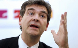 L'industrie doit "jouer un rôle-clé" dans la création d'emplois en Europe, estiment des ministres de l'Industrie de plusieurs pays européens, dont le ministre français du Redressement productif Arnaud Montebourg, dans une tribune conjointe publiée dans Le Monde daté de mercredi.