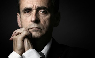 Robert Ménard, maire FN de Béziers, pose le 21 mai 2015 à Paris
