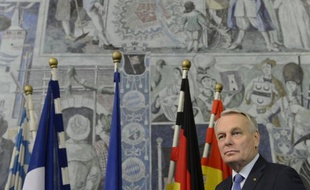 Le gouvernement français prendra "les décisions les plus sévères et les plus courageuses" afin de "faire reculer tous les risques d'atteinte à la loi, d'atteinte à la probité", a promis vendredi, en pleine affaire Cahuzac, le Premier ministre Jean-Marc Ayrault, en marge d'un déplacement à Würtzbourg, en Allemagne.