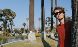 Andrew Garfield dans Under the Silver Lake de David Robert Mitchell, présenté en compétition