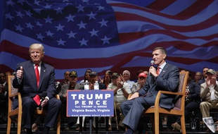 Donald Trump et Michael Flynn lors d'un meeting en 2016 en Virginie (illustration).
