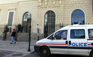 Une voiture de police à Ajaccio en Corse