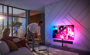 L'OLED+984 avec sa barre de son signée Bowers & Wilkins.
