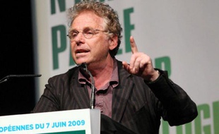 Daniel Cohn-Bendit, en campagne à Bordeauxpour les européennes, sous les couleurs d'Europe-écologie, le 24 mai 2009.