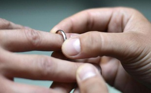 Echange d'alliances lors d'un mariage