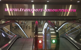 Les messages romantiques des usagers sont diffusés dans la station Jeanne-d'Arc.
