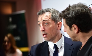Les artistes Gad Elmaleh et Patrick Bruel au lors du gala de charité de la Tsedaka à Paris le 2 décembre 2018