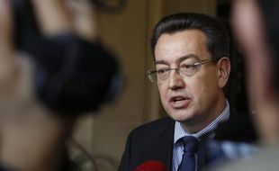 Des tags antisémites et pro-Merah ont été découverts samedi sur un mur de la commune de Caluire-et-Cuire au nord de Lyon, a-t-on appris dimanche matin auprès du maire (UMP), Philippe Cochet, confirmant une information du Progrès.