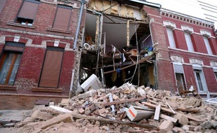 Photo de la maison après l'explosion vraisemblablement due à une fuite de gaz, le 24 novembre 2014 à Saint-Quentin