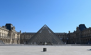 Le musée du Louvre le 1er avril 2020, en plein confinement