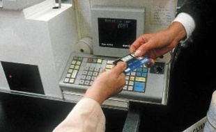 Microdon organise des opérations de générosité aux caisses des supermarchés.