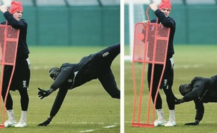 Mamadou Sakho a refait à l'entraînement son plaquage comme lors de Liverpool-Tottenham, le 11 février 2015.
