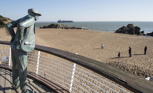 La plage de M. Hulot à Saint-Nazaire //SALOM-GOMIS_hul001/Credit:SEBASTIEN SALOM GOMIS/SIPA/1803061929