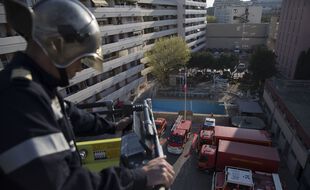 Les marins-pompiers sont en première ligne pour tenter d'estimer l'étendue de l'épidémie à Marseille