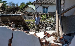 La terre tremble à Lombok en Indonésie.