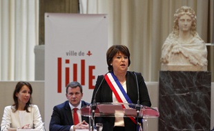 La socialiste Martine Aubry a été élue maire de Lille par le conseil municipal.