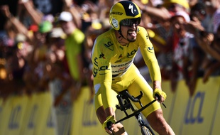 Julian Alaphilippe en jaune