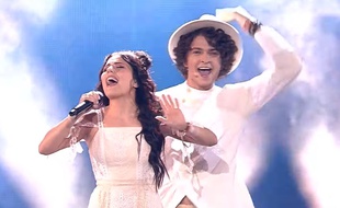 Le couple très, TRES enthousiaste représentant la Biélorussie lors de la finale de l’Eurovision samedi 13 mai 2017
