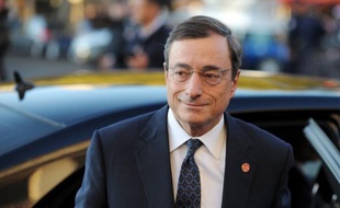A la surprise générale, la Banque centrale européenne (BCE) a abaissé jeudi son principal taux directeur à 1,25%, a annoncé l'une de ses porte-parole, contre 1,5% précédemment.