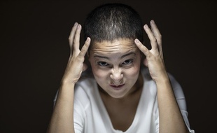 Une femme énervée.