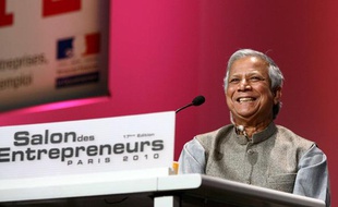 Mohammad Yunus, créateur du micro-crédit au Bangladesh et prix Nobel de la paix, à Paris en février 2010.