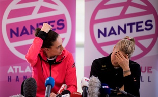 Camille Ayglon-Saurina (à gauche) et Léa Ligneres, lors de la conférence de presse tenue en urgence à Nantes le 14 février 2020.