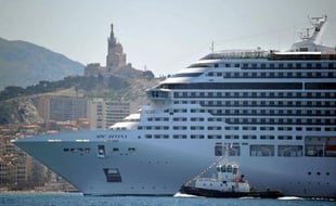 Un bateau de croisière à Marseille.