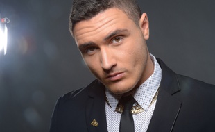 Nadav Guedj représente Israël avec sa chanson «Golden Boy» au 60e concours Eurovision de la chanson à Vienne, en mai 2015.