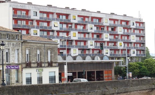 A Bordeaux, la caserne de pompiers, située rue de la Benauge, rive droite.