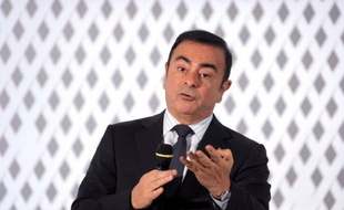 Le PDG du constructeur automobile français Renault, Carlos Ghosn, s'est dit lundi plutôt défavorable à toute mesure qui pourrait réduire l'avantage compétitif du diesel, alors que le débat agite le gouvernement français.