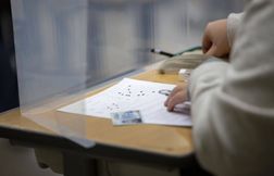 Une prof et une mère piégées en tentant de voler des sujets d’examen dans u…