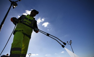 Le Travail non rémunéré est souvent effectué au service Propreté de Toulouse Métropole.